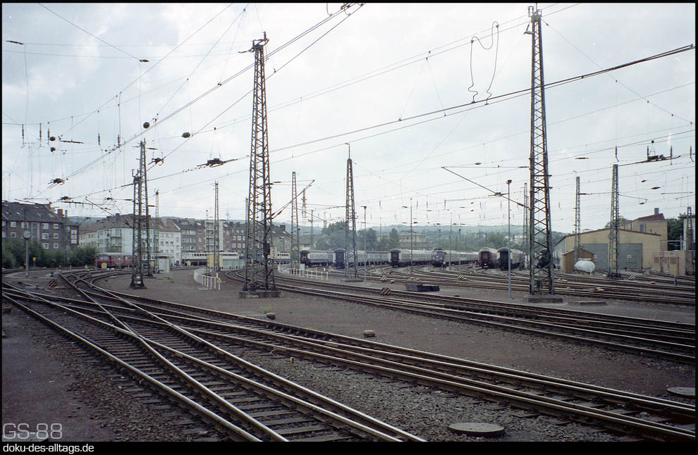 Strecken und Bahnhöfe